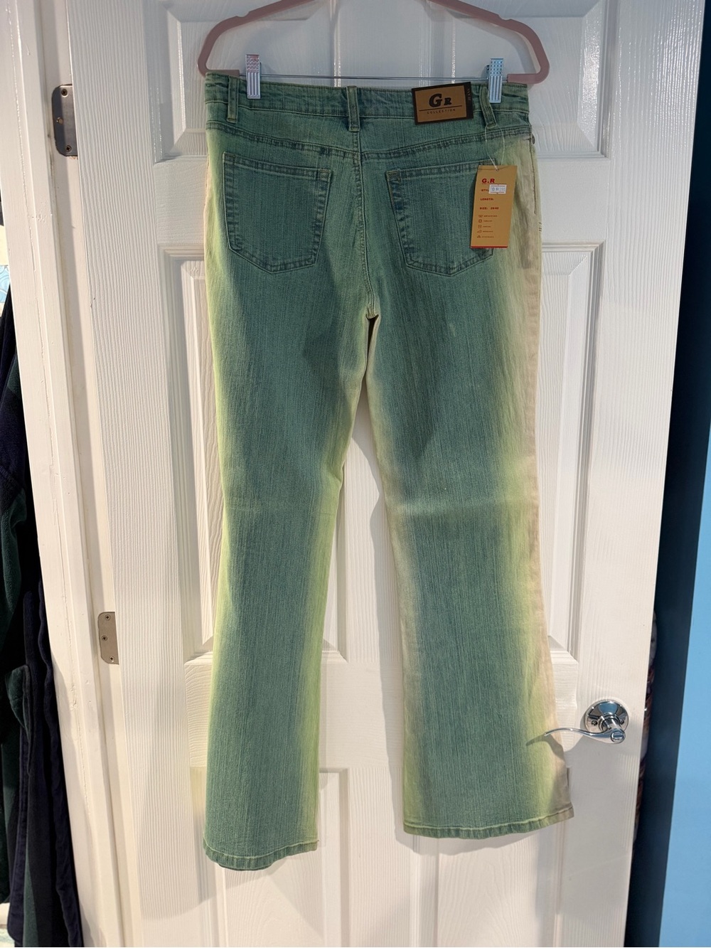 Women's Light Green Straight-Leg Jeans